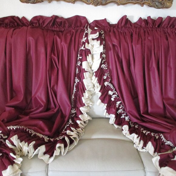 Handmade Dorothy's Double Ruffled Shower Curtain / PLEASE MAKE AN OFFER!! - Picture 1 of 3